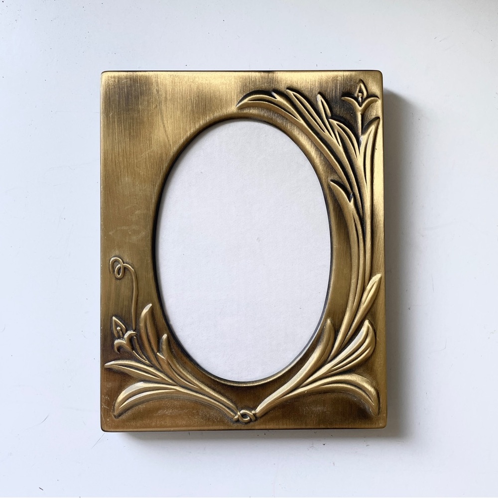 90s Vintage Brass Cold Mountain Miso Oval Picture Frame Botanical Oval Opening